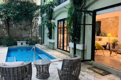 Image de Spectacular loft in the center with pool Di7