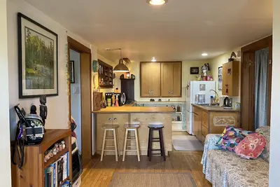 Image de 1 Bdrm private apartment Pt Richmond - Artsy/Piano