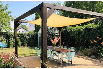 Image de 4 Br Blair House 1890 Duplex- Steps from Brady Street!