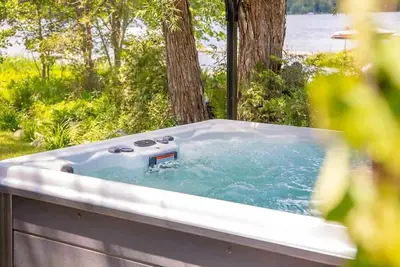 Image de Bord du Lac Lovering - Spa - Calypso