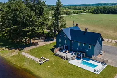 Image de Accès à la rivière - Spa - Piscine creusée