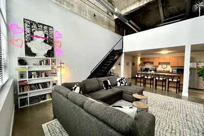 Image de 5110 Peters New · Great Kings Island and Brewery Loft on the River.