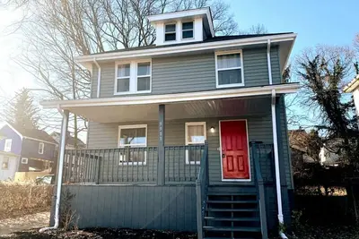 3311 Evanston · Large Renovated 4 Bdr + Close to Dtwn + Laundry