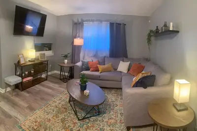 Image de 1520 B Bonita · Two Bdrm Apartment in Middletown w Private Laundry