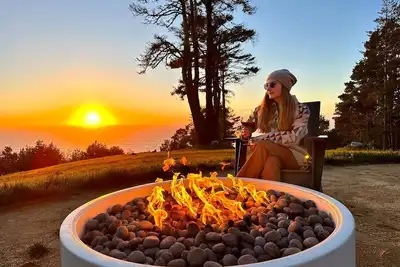 Image de Driftwood Lodge ~ 5 Br/7 Bath ~ 30-acre Private Estate ~ Ocean ~ Forest ~ Events