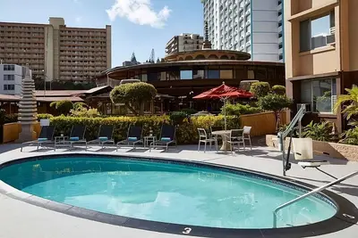 Image de Your Home Away From Home! 3 Convenient Units, Pool, Pets Allowed