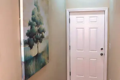 Image de Cozy 3 Bedroom Apartment Minute's From Downtown Lawrence
