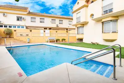 Image de Belle maison de vacances pour 6 personnes avec piscine, Wifi, climatisation, Tv et terrasse