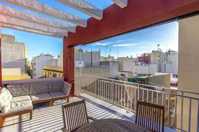 Image de Confortable appartement pour 5 personnes avec Wifi, climatisation, Tv, terrasse et parking