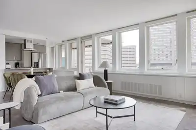 Image de Bright Back Bay 2br w/ Gym, nr Prudential Center, by Blueground