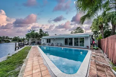Image de Central Waterfront Villa Salt Wtr Pool Near Beach