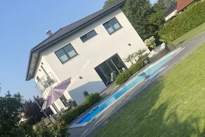Image de Luxurious vacation home / heated pool, barbecue area, Berlin City