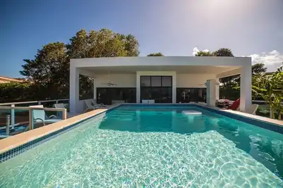 Image de Three-bedroom villa for Three-some