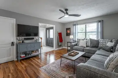 Image de Lake Hills Landing | Family Friendly+Hot Tub
