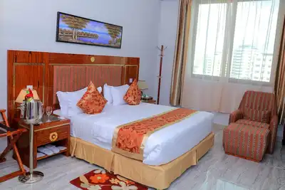 Image de Ideally located at the City Centre, 5 Minutes walk to the Ferry.