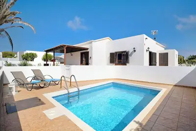 Image de Maison de vacances \"El Charco Azul\" avec piscine, terrasse et Wi-Fi