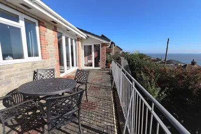 Image de Bella Vista -  a bungalow that sleeps 4 guests  in 2 bedrooms