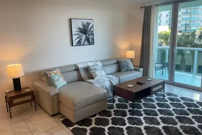 Image de Beachfront Hollywood King Bd Tides Condo, Patio, Pools - Flexible Cancellation