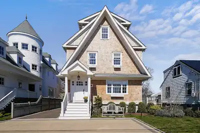 Image de Fairfield Beach Modern Colonial