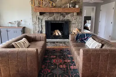 Image de Modern Home: Hot Tub, Mountain Views & Ev Charger