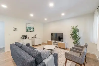 Image de Newly remodeled Less than 1 mile to M-Benz Stadium