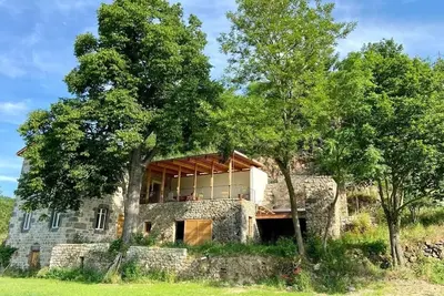 Image de Cottage de charme dans un site d'exception au bord d'une rivière