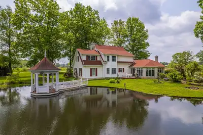 Image de Country Cottage, Offers a quiet peaceful getaway!