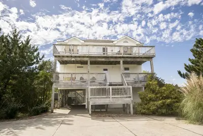 Image de Private Pool, hot tub, 5 min walk to beach, 10 min walk to shops restaurants