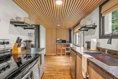 Image de Designer Home in Walkable Historic Greendale