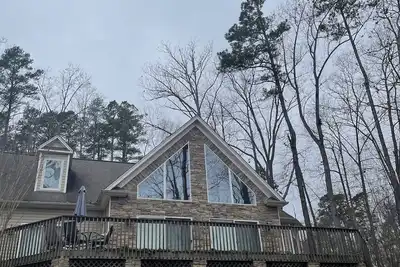 Image de Beautiful Hyco Lake Get Away!