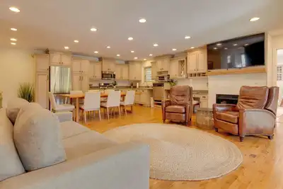 Image de Lakefront Zirconia Home w/ Boathouse & Dock!