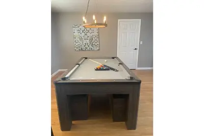 Image de Spacious downtown pad - billiards/ping pong/sauna