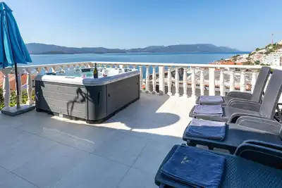 Image de Belle maison de 4 chambres à Komarna