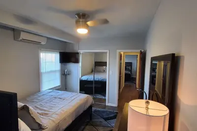 Image de 3 Bedroom  Apartment. 5 min to Jfk Airport. 30 min to Penn Station