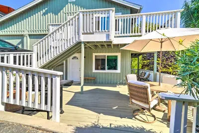 Image de Cozy Cali Condo, Walk to Summerland Beach!