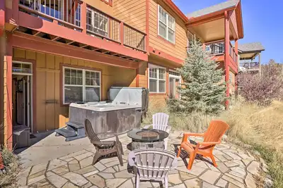 Image de Gorgeous Fraser Townhome w/ Private Hot Tub!