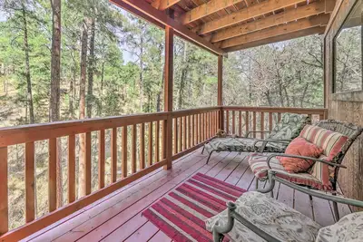 Image de Dog-Friendly Alto Escape w/ Hot Tub + Foosball!