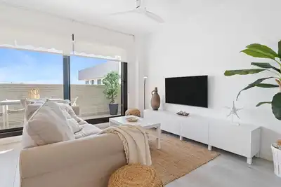 Image de Penthouse vue frontale mer et piscine à 100m plage