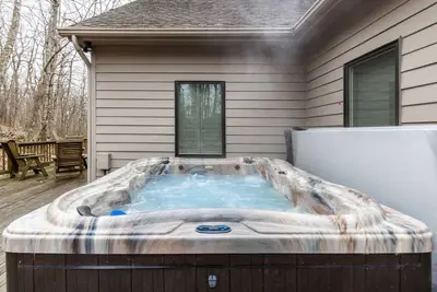 Image de Hot Tub Pool Table GameRoom Grill Pool Tennis Golf