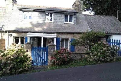 Image de Maison typiquement bretonne à 20 minutes de la côte de granit rose
