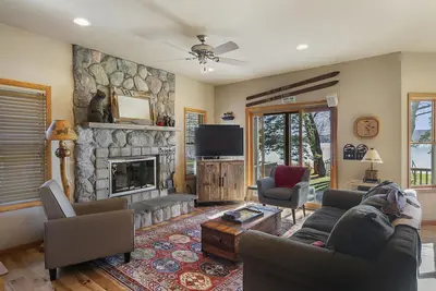 Image de The Sweet Seclusion Cottage with 100 feet of Private frontage Pickerel Lake!