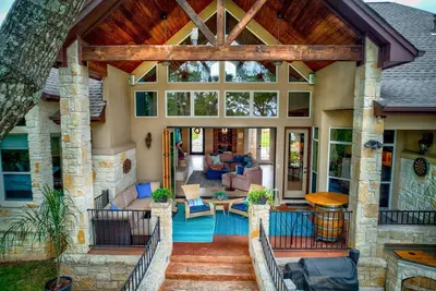 Image de Modern Mediterranean Villa w/ Luxe Amenities / King Bed / Handicap Accessible