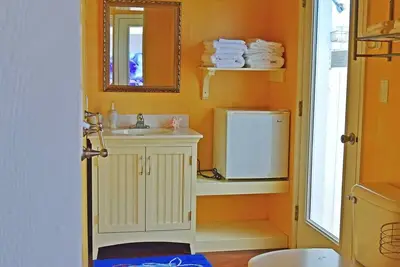 Image de A Delightful Get Away Villa - 5 min walk from a semi-private beach!