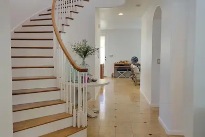 Image de Executive Home in Serene Community