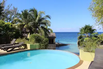 Image de Irie Vibes Beachfront Villa - Ultimate Relaxation