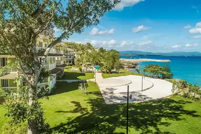 Image de 3bd condo, sandy beach, central Sosua, sea views, infinity pool, guest-friendly!