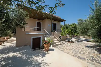 Image de Villa Artemis, moderne et confortable maison embrassée par la nature crétoise