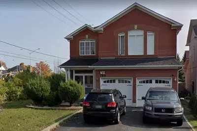 Image de Cozy 2-bedroom luxury suite near Toronto airport.