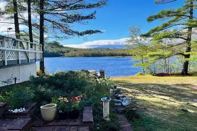 Image de Sweet waterfront cottage, stunning sunsets, private, sleeps 4-8