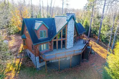 Image de Fortune Ridge: Your Winter Adventure Hub for Snowmobiling, Ice Fishing, and Comfort